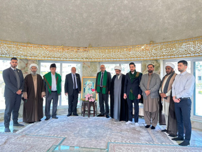 Delegation from Imam Hussain Holy Shrine raises the banner of Imam Hussain (peace be upon him)in Pakistan