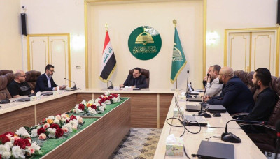 الوقف الشيعي يناقش مشروع هويته البصرية مع العتبة الحسينية المقدسة