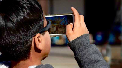 دراسة تحذّر: الجلوس الطويل أمام الشاشات يهدد صحة قلوب الأطفال والمراهقين