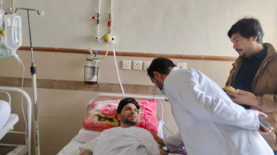 مرجعِ دینیِ اعلیٰ کے نمائندے کی ہدایت پر الکوثر انٹرنیشنل ہسپتال اسلام آباد کی میڈیکل ٹیم کا زخمی نمازیوں کی عیادت کے لیے پمز ہسپتال کا دورہ