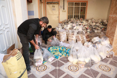 حرمِ امام حسینؑ کی جانب سے تلعفر کے مستحق خاندانوں میں راشن کی تقسیم