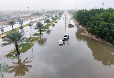 أمطار غزيرة وسيول وارتفاع في درجات الحرارة