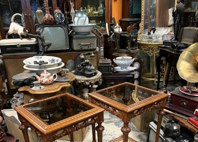 أنا العراق.. وقد مررتُ من هنا: نبضُ الزمانِ الصامت في دكاكينِ "الثبات"