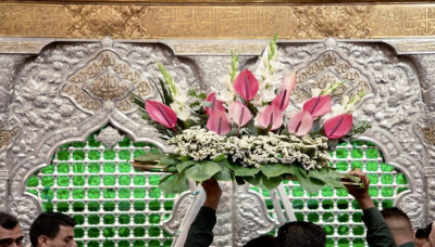 En images : des guirlandes de fleurs ornent le sanctuaire de l’Imam Hussein (paix sur lui) à l’occasion de la fête de Ghadir