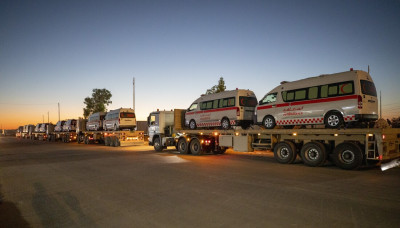 Hz. Hüseyin (a.s) Türbesi'nden Lübnan'a 14 ambulans ve tonlarca tıbbi malzeme