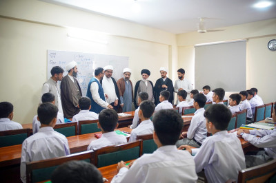 حوزہ علمیہ نجف اشرف کے ممتاز استاد علامہ سید احمد اشکوری کا وارثُ الأنبیاء قرآنی اسکول اسلام آباد کا دورہ